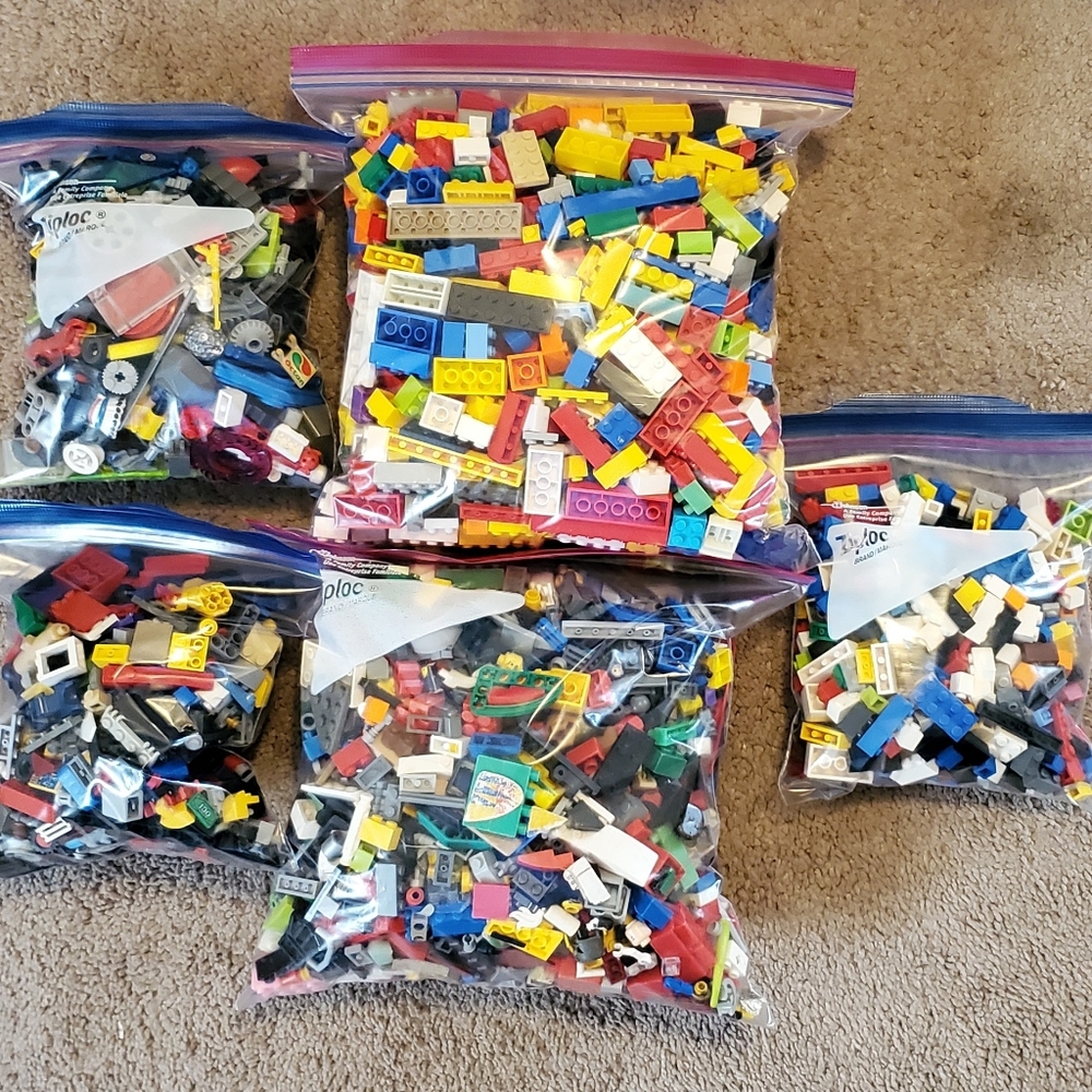 7lbs of Legos/Mega Blocks SOLD